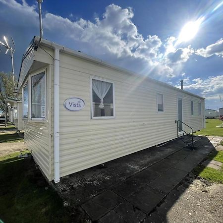 Lovely 8 Berth Caravan At St Osyth Beach Holiday Park Ref 28101G Clacton-on-Sea Eksteriør billede