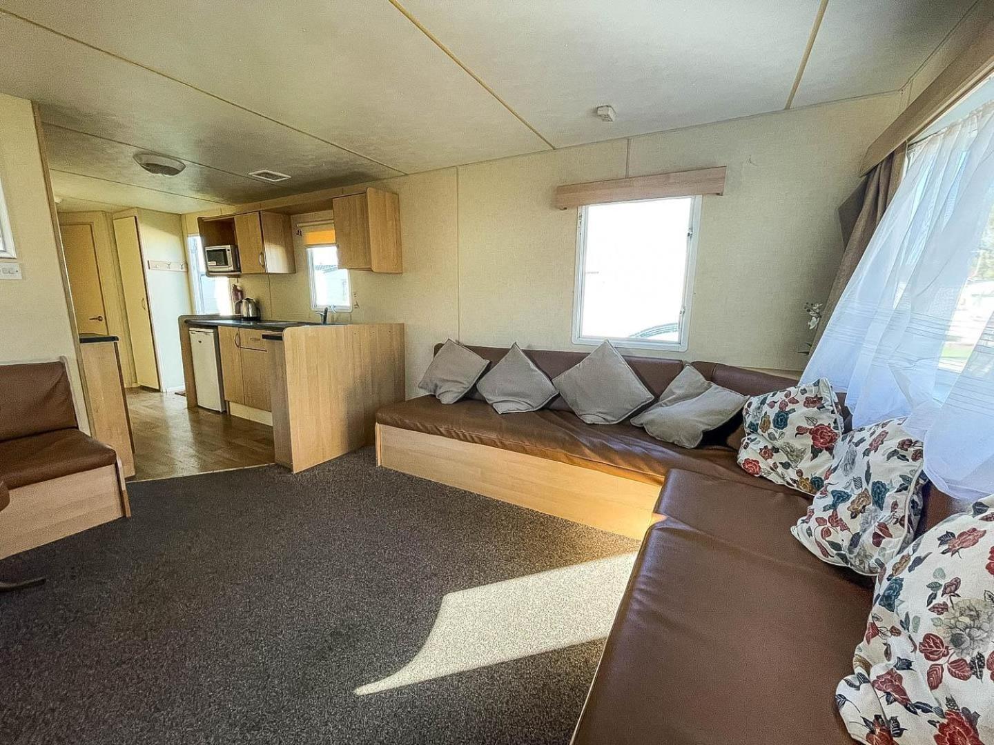 Lovely 8 Berth Caravan At St Osyth Beach Holiday Park Ref 28101G Clacton-on-Sea Eksteriør billede