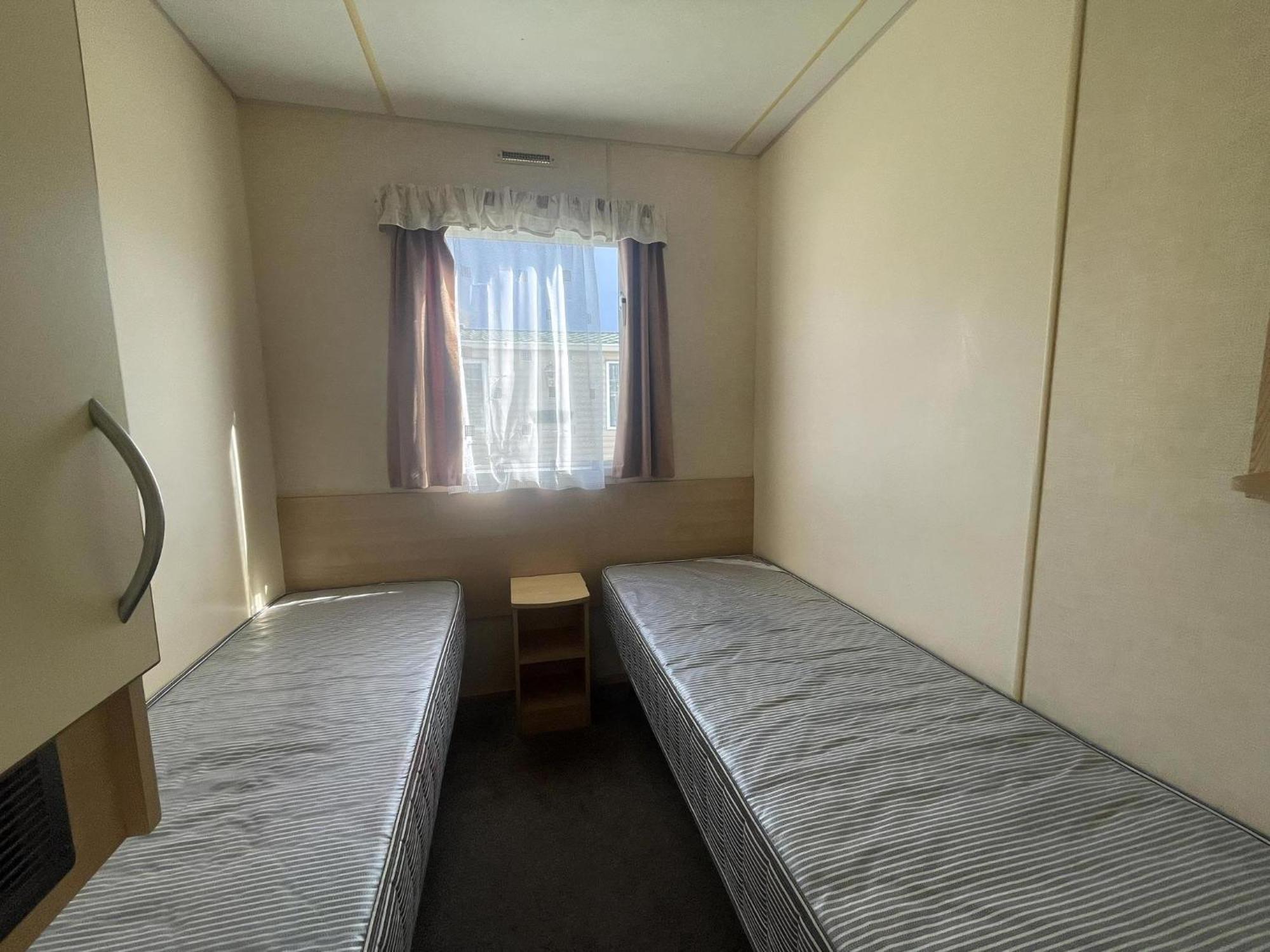 Lovely 8 Berth Caravan At St Osyth Beach Holiday Park Ref 28101G Clacton-on-Sea Eksteriør billede